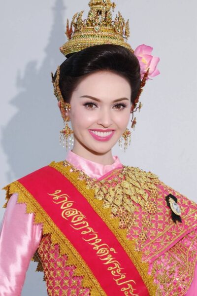 นศ.จุฬาฯ วัย 19 ปี คว้ามงฯ “นางสงกรานต์พระประแดง 2569” เสียงเชียร์ล้นหลาม สะท้อนพลังวัฒนธรรมมอญคึกคัก