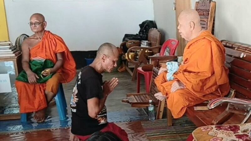​ชุมพร กอ.รมน.ผนึกกำลังตำรวจ สำนักพุทธ และ พระวินยาธิการ บุกตรวจสำนักสงฆ์ จับสึกดำเนินคดี ข้อหาลักลอบเข้าราชอาณาจักรโดยไม่ได้รับอนุญาต