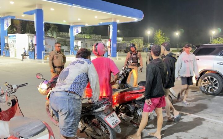 สภ.หาดใหญ่ เข้ม! ลาดตระเวนป้องกันแข่งรถช่วงสงกรานต์ ดูแลความปลอดภัยประชาชน