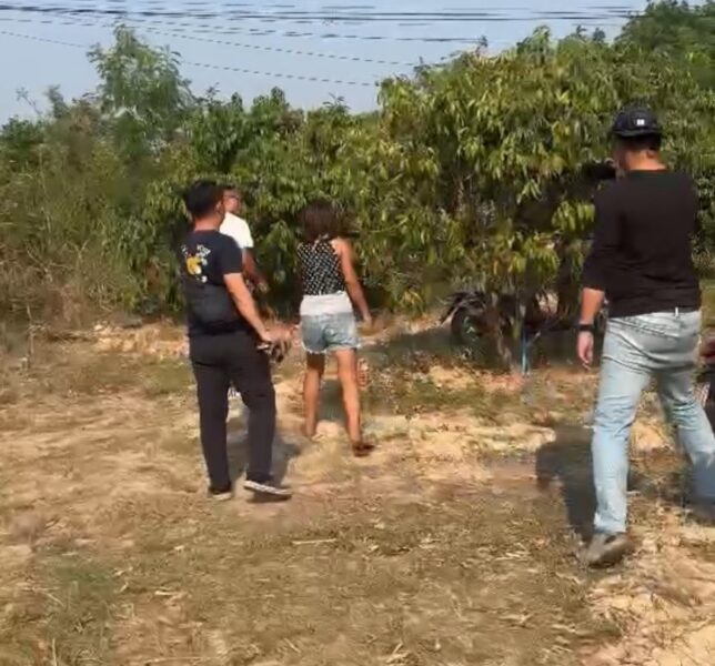 มุกดาหาร ตำรวจ รวบตัวหญิงอายุ 36 ขโมยลิ้นจี่ที่สวนแม่หม้ายวัย 58 ปี