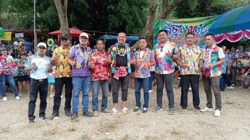 ชุมพร-สะพานหินคึกคัก! เปิด “สามเหลี่ยมทองคำ” จัดสงกรานต์ย้อนยุค ขนทัพรุ่นใหญ่ดวล “กอล์ฟคนจน-มวยทะเล” สนั่นท่าแซะ