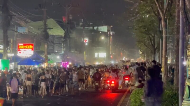 จากสายดุ…สู่สายแดนซ์! ตำรวจหาดใหญ่ -วัยรุ่นเขต 8 โชว์สเต็ป เต้นวันสงกรานต์สุดน่ารักไวรัลทั่วโซเชียล