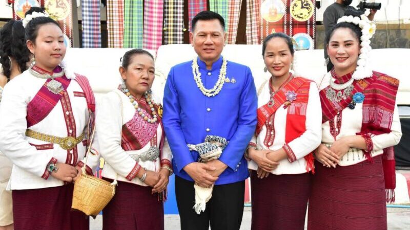 พ่อเมืองมุกดาหาร เปิดงานสงกรานต์ยิ่งใหญ่ เย็นทั่วหล้า มหาสงกรานต์ Muk-Savan Fun & Fin Festival ชูเอกลักษณ์วัฒนธรรมสองฝั่งโขง เชื่อมความสัมพันธ์ไทย-ลาว หวังกระตุ้นเศรษฐกิจและการท่องเที่ยว