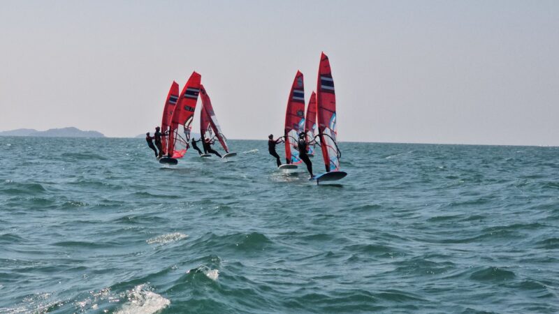 4 นักโต้คลื่นดาวรุ่งไทย พร้อมบู๊ลุ้นเหรียญเอเชียนบีชเกมส์