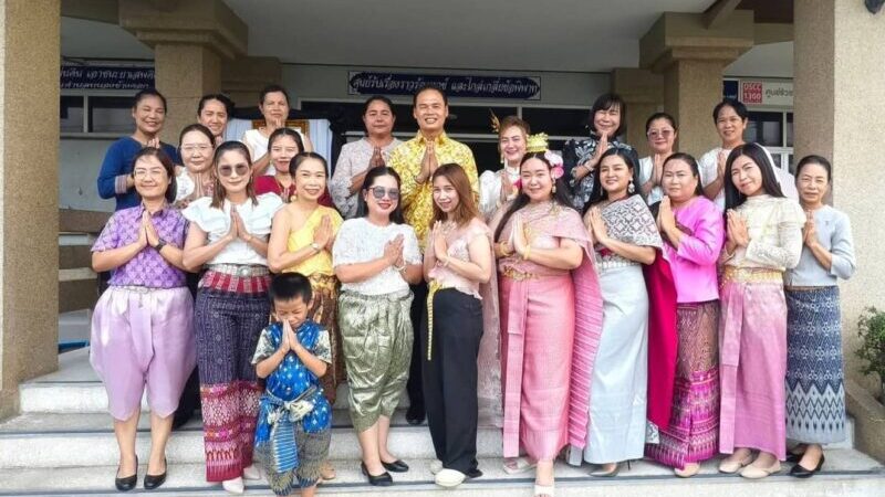 นายกโก๋” นำทีมแต่งชุดไทยทั้งองค์กร สืบสานวัฒนธรรมไทย จัดประกวดผ้าไทยสร้างสีสันสุดคึกคัก