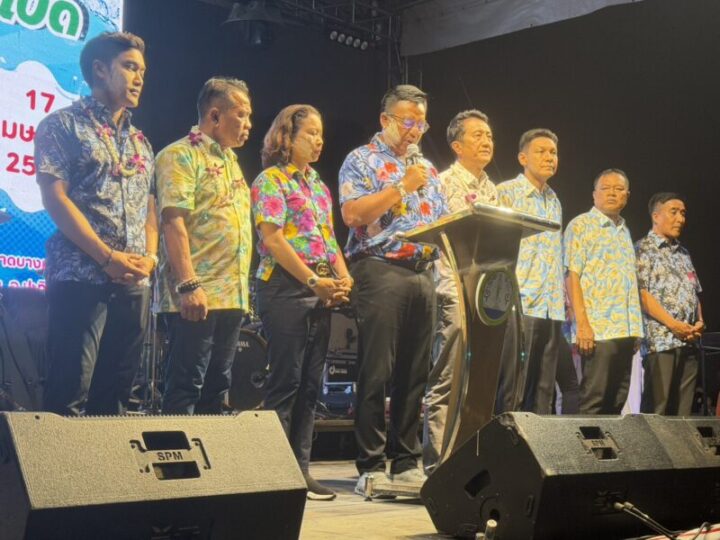 ประจวบคีรีขันธ์ _”นายกอนุทิน” พร้อมนักการเมืองข้าราชการ ชุมพร – ประจวบฯ ร่วมเปิดงานสงกรานต์ “งานวันไหลบางเบิด” นักท่องเที่ยวแห่เล่นน้ำหลายพัน