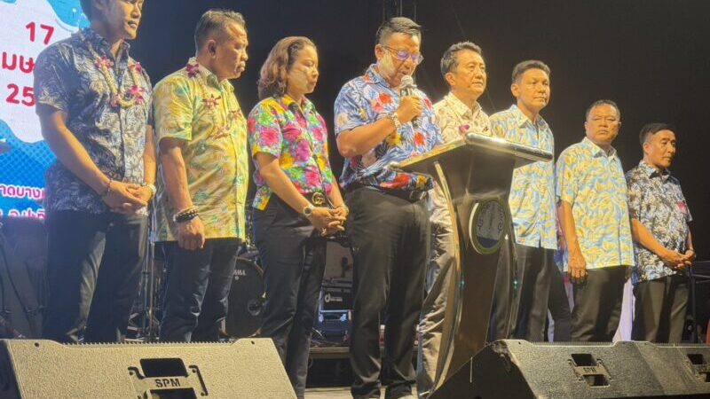 ประจวบคีรีขันธ์ _”นายกอนุทิน” พร้อมนักการเมืองข้าราชการ ชุมพร – ประจวบฯ ร่วมเปิดงานสงกรานต์ “งานวันไหลบางเบิด” นักท่องเที่ยวแห่เล่นน้ำหลายพัน