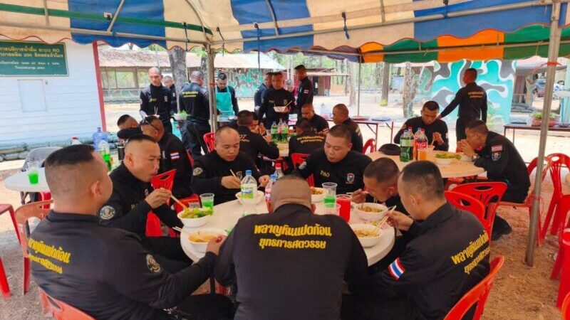 ผบ.ฉก.ทพ.21ลงพื้นที่  เยี่ยมบำรุงขวัญ กำลังพลปฏิบัติงานตามแนวชายแดน  และมอบ ใบประกาศกิตติคุณ ในการปฏิบัติภารกิจงานพื้นที่แนว  ชายแดนไทย กัมพพูชา ณ  อ.ดอนตาล จ.มุกดาหาร