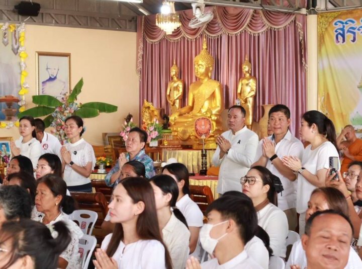 จ.จันทบุรี สืบสานประเพณีสงกรานต์ จัดงานประกวดก่อเจดีย์ทราย เสริมสิริมงคลและสร้างความสามัคคี