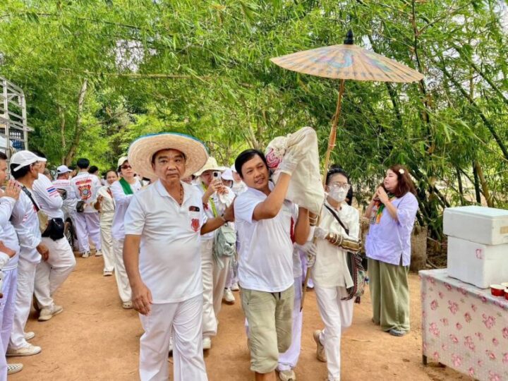 งานมหากุศลเก็บศพไร้ญาติ ล้างป่าช้าจันทบุรี ครั้งที่ 5 เหลืออีก 6 วัน ปิดสุสาน สาธุชนร่วมงานคับคั่ง
