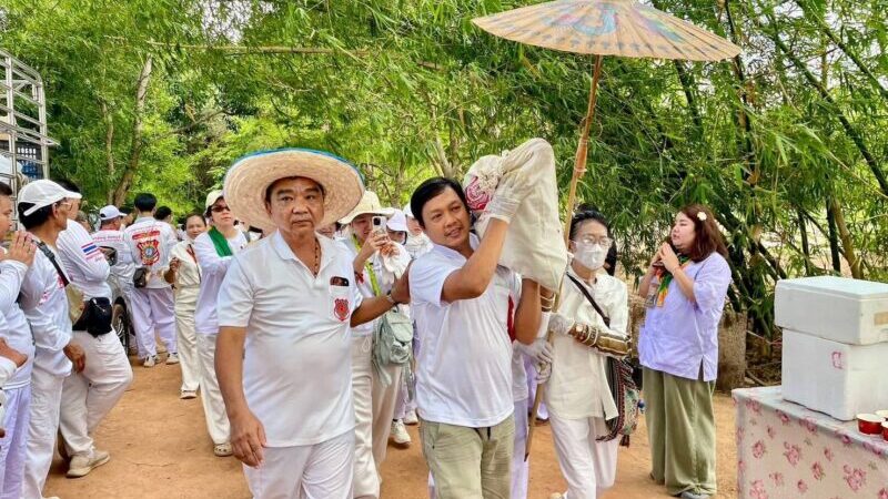 งานมหากุศลเก็บศพไร้ญาติ ล้างป่าช้าจันทบุรี ครั้งที่ 5 เหลืออีก 6 วัน ปิดสุสาน สาธุชนร่วมงานคับคั่ง