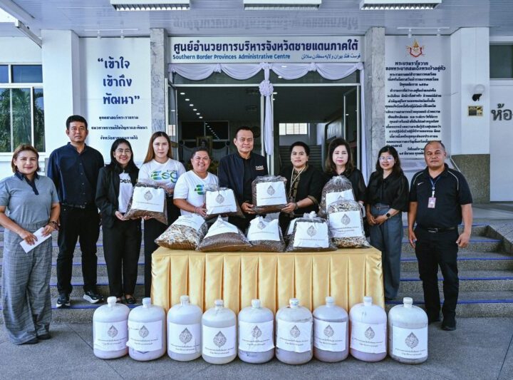 สรรพสามิตแปรรูปของกลาง เหล้า-บุหรี่-ยาสูบ ส่งต่อ ศอ.บต. ผ่านกระบวนการหมักเป็นหัวเชื้อชีวภาพ หนุนโรงเรียนในพื้นที่ เพื่อใช้ในการเกษตร