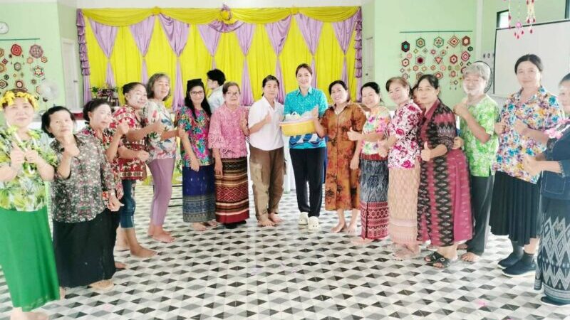 “สจ.กิ๊บ” ลงพื้นที่บ้านบึง ร่วมกิจกรรมโรงเรียนสูงวัยมาบไผ่วิทยา สร้างรอยยิ้ม เติมความสุขผู้สูงอายุ