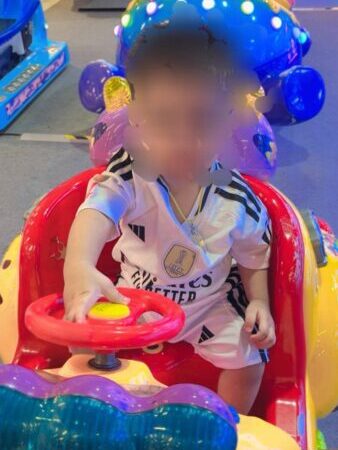 มุกดาหาร ปู่วัย 37 รับตีหลานชาย 2 ขวบสาหัส อ้างเสพยาบ้าก่อนก่อเหตุตำรวจคุมตัวสอบเข้ม