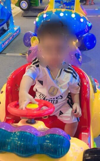 มุกดาหาร ปู่วัย 37 รับตีหลานชาย 2 ขวบสาหัส อ้างเสพยาบ้าก่อนก่อเหตุตำรวจคุมตัวสอบเข้ม