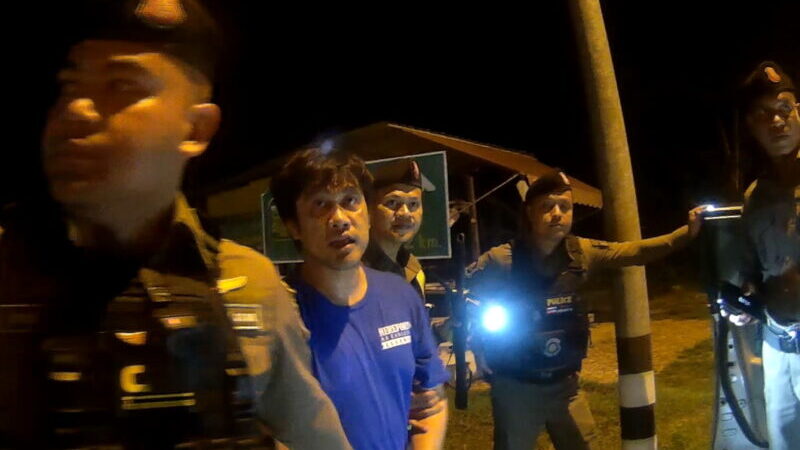 พังงา-ตำรวจทางหลวงพังงาจับหนุ่มนครศรีฯ ขนยาบ้า 2,000 เม็ดซุกใต้คอนโซลรถ บนถนนในอำเภอตะกั่วป่า