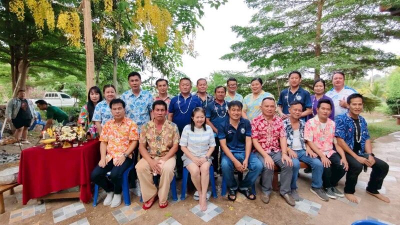 “ชมรมจาวเหนือกำแพงเพชร รวมพลังชาวเหนือ 8 จังหวัด สืบสานวัฒนธรรมล้านนา จัดพิธีรดน้ำดำหัวผู้สูงอายุ รับปีใหม่ไทย”