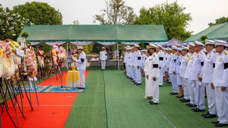 พิษณุโลก อบจ.พิษณุโลก วางพวงมาลาถวายราชสดุดีสมเด็จพระนเรศวรมหาราช เนื่องในวันคล้ายวันสวรรคต