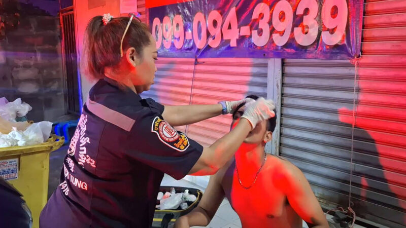 ชาวบ้านอดใจไม่ได้ 6 พม่ารุมกระทืบคนไทย ปรี่เข้าตบหน้าสั่นเสียงดังฟังชัด หลังจากที่ไปเคาะห้องเมียชาวบ้าน 