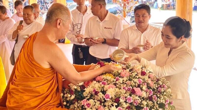 ข่าว ตําบลไม้รูด อ.คลองใหญ่ จัดพิธีมอบใบประกาศนียบัตรแก่ผู้สอบไล่ได้ธรรมศึกษา จํานวน 106 คน พร้อมมอบประกาศนียบัตรพระที่สอบไล่ได้ตามหลักสูตร ศิลปศาสตรบัณฑิต (สารสนเทศศาสตร์)และสอบไล่ได้ตามหลัดสูตร รัฐศาสตรบัณฑิต(ทฤษฎีและเทคนิดทางรัฐศาสตร์) จํานวน 2 รูป พร้อมฉลองอายุวัฒนมงคล 64 ปี และยังมอบทุนสงเคราะห์ผู้ยากไร้อีก 10 ทุน