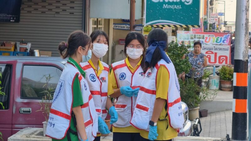 ชื่นชมนักเรียนจิตอาสา “สิงห์สมุทร” ร่วมกู้ภัยปั๊มหัวใจช่วยหญิงวัย 60 รอดชีวิตหวุดหวิด