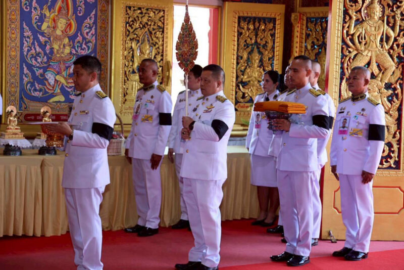 พระบาทสมเด็จพระเจ้าอยู่หัว ทรงพระกรุณาโปรดเกล้า ฯ ให้ นายเศรษฐพุฒิ สุทธิวาทนฤพุฒิ องคมนตรี เชิญสัญญาบัตร พัดยศ และผ้าไตร ถวาย แด่ พระราชวิชิรคณาทร