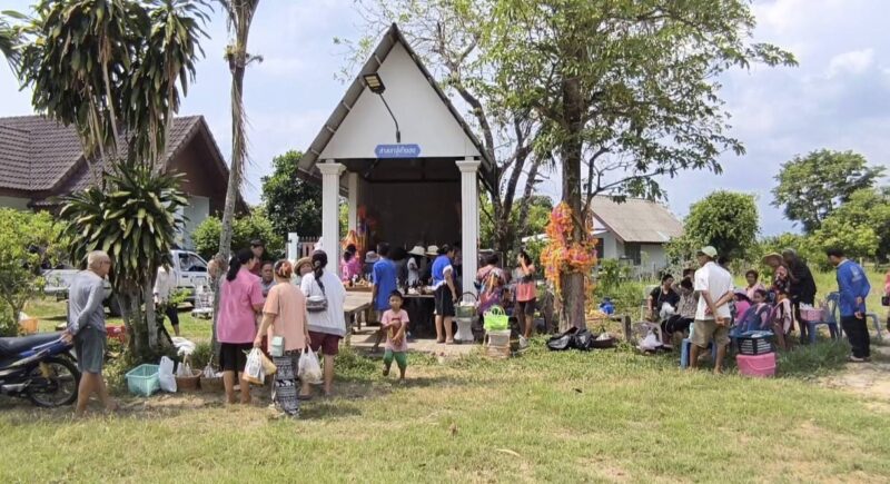 นครนายก ชาวบ้านร่วมจัดประเพณีทำบุญเลี้ยงปู่ตาคำยอย ทุกเดือน 6 ของทุกปีเป็นการสืบทอดบรรพบุรุษมากว่า 100 ปี พร้อมจุดธูปเสี่ยงทายใกล้วันหวยออก