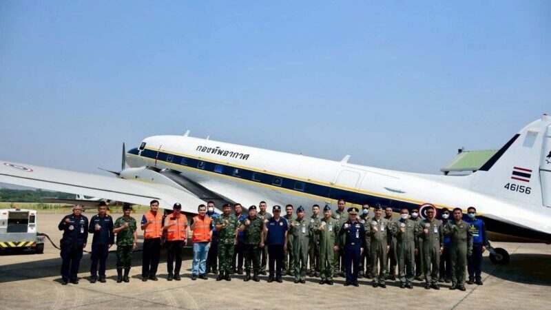 พิษณุโลก ในขณะที่​ ในพื้นที่กำลังมีการเล่นน้ำสงกรานต์​ หน่วยงานที่เกี่ยวข้องกับการแก้ไขปัญหาไฟป่าและหมอกควัน​ จ.พิษณุโลก​ก็ยังคงมุ่งมั่นปฏิบัติภารกิจ​ อย่างไม่มีวันหยุดเพื่อสุขภาพที่ดีของประชาชนชาวพิษณุโลก