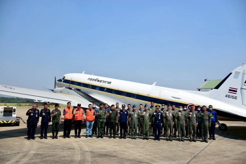 พิษณุโลก ในขณะที่​ ในพื้นที่กำลังมีการเล่นน้ำสงกรานต์​ หน่วยงานที่เกี่ยวข้องกับการแก้ไขปัญหาไฟป่าและหมอกควัน​ จ.พิษณุโลก​ก็ยังคงมุ่งมั่นปฏิบัติภารกิจ​ อย่างไม่มีวันหยุดเพื่อสุขภาพที่ดีของประชาชนชาวพิษณุโลก