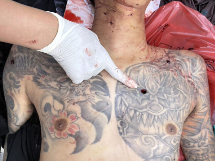 สงกรานต์พระประแดงเดือด 2 สามีภรรยา ถูกมือปืนตามมายิงขณะกำลังเข้าซอยกลับบ้าน บาดเจ็บสาหัสกู้ภัยแพทย์เร่งช่วยเหลือสุดท้ายสามีเสียชีวิตที่ รพ.