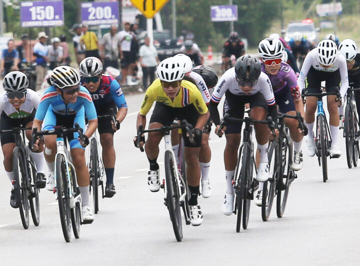 “ธนภัทร” ฟอร์มแรงคว้าดับเบิ้ลแชมป์ “เพชรดารินทร์” แชมป์ประชาชนหญิง ศึกสองล้อประเทศไทยสนาม 4 จันทบุรี