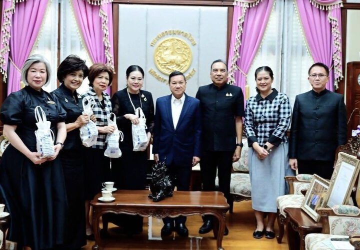 ปลัดมหาดไทยหารือร่วมสภาสมาคมสตรีแห่งชาติ ในพระบรมราชินูปถัมภ์ เตรียมนำเสนอสุดยอดผลิตภัณฑ์สตรีไทย OTOP Premium ในงาน วันสตรีไทย 2569 หนุนเสริมการกระตุ้นเศรษฐกิจฐานราก สร้างคุณค่าสตรีไทยสู่สากล