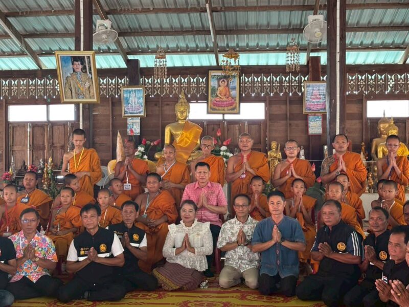 พ่อเมืองมุกดาหาร ตรวจเยี่ยมและ ถวายกำลังใจสามเณรอำเภอดอนตาล