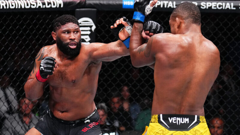 เบลย์เดส เก๋าเกมปล้ำ ลั่นขอสยบ โฮกิต ศึก UFC 327 อาทิตย์นี้