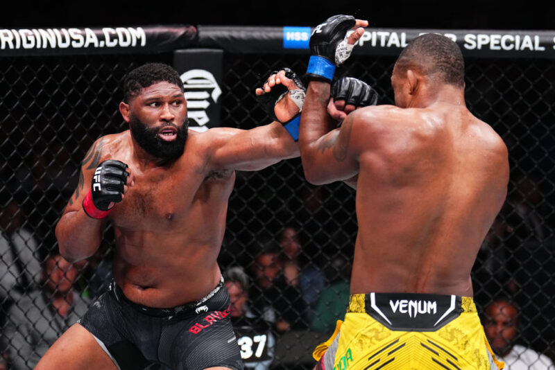 เบลย์เดส เก๋าเกมปล้ำ ลั่นขอสยบ โฮกิต ศึก UFC 327 อาทิตย์นี้