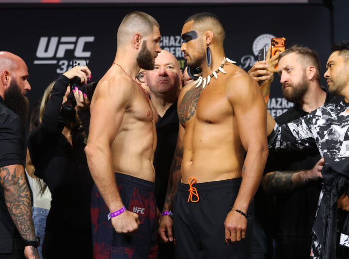 ยิรี โปรชาซกา และ คาร์ลอส อุลเบิร์ก ชั่งน้ำหนักผ่านฉลุย พร้อมปะทะชิงเข็มขัดแชมป์ไลต์เฮฟวี่เวต ในศึก UFC 327