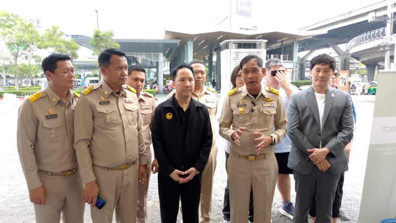 ปทุมธานี – เตรียมรับมือฝุ่น PM 2.5 จ่อใช้ เครื่องฟอกอากาศยักษ์แบบเคลื่อนที่ นำร่องจุดเปราะบางหลังสงกรานต์