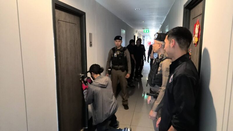 ทลายรัง “ซิมบ็อกซ์” กลางกรุง! บุกคอนโดหรูย่านลาดพร้าว – ห้วยขวาง ขยายผลกวาดล้างแก๊งคอลเซ็นเตอร์ ยึดอุปกรณ์ส่งสัญญาณอื้อ