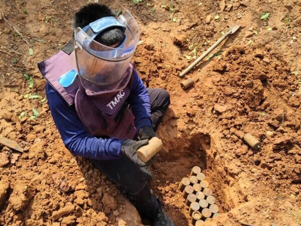 สระแก้ว-กกล.บูรพา เดินหน้ากู้ภัยชายแดน ทำลายทุ่นระเบิด–UXO กว่า 400 รายการ ในพื้นที่สระแก้ว – สร้างความปลอดภัยให้ประชาชน