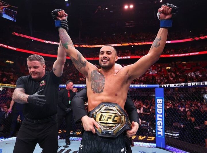 อุลเบิร์ก แชมป์คนใหม่ ปล่อยหมัดผีจับยัดถล่ม โปรชาซกา ยกแรก ศึก UFC327