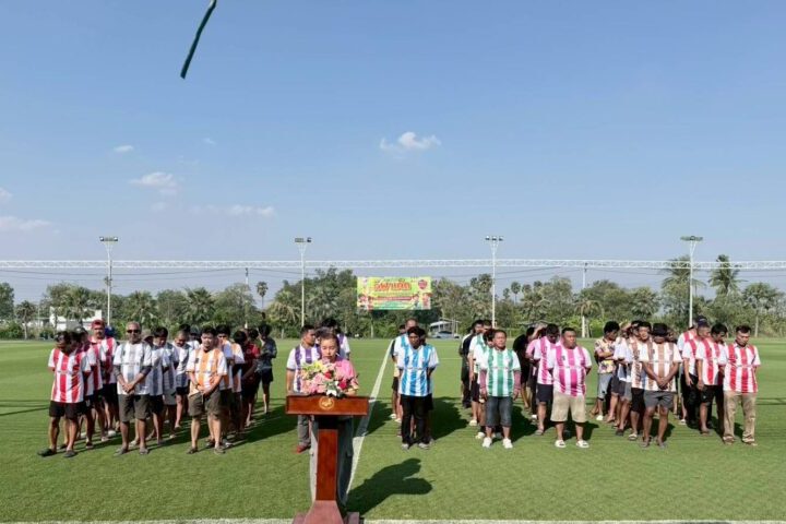 ปทุมธานี – สงกรานต์นี้มีสนามเดือดนายกปัญญาเปิดศึกกีฬาต้านยาเสพติดขนทัพ 5 หมู่บ้านชิงชัยฟุตบอล สร้างชุมชนเข้มแข็ง