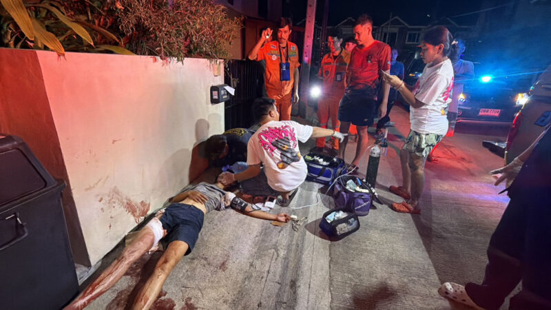 วงจรปิดจับภาพชัด สาวทอมแค้นจัดบุกแทงแฟนใหม่กลางดึกบาดเจ็บสาหัส ปม พิษรักแรงหึง