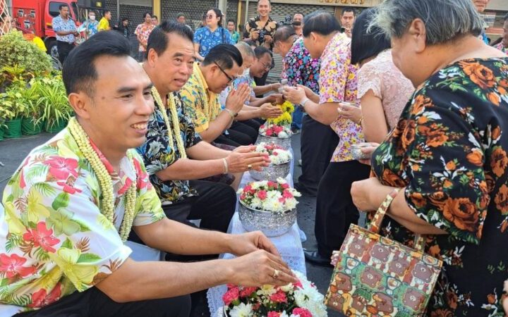 จังหวัดลพบุรี – ร่วมทำบุญสืบสานประเพณีวันสงกรานต์