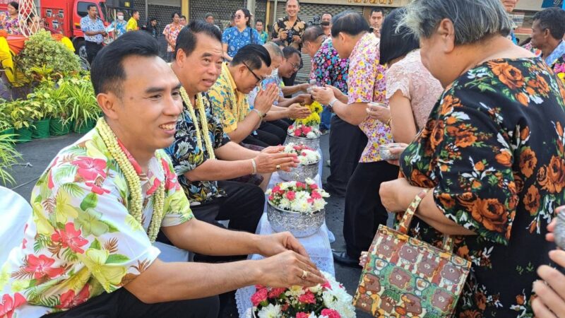 จังหวัดลพบุรี – ร่วมทำบุญสืบสานประเพณีวันสงกรานต์
