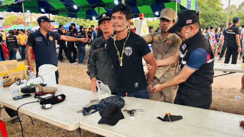 ชุมพร – ระทึก! กอ.รมน.ไล่ตะครุบต่างด้าวนำปืนเข้างานวันไหล ขณะนายกอนุทิน เป็นประธานเปิดงาน