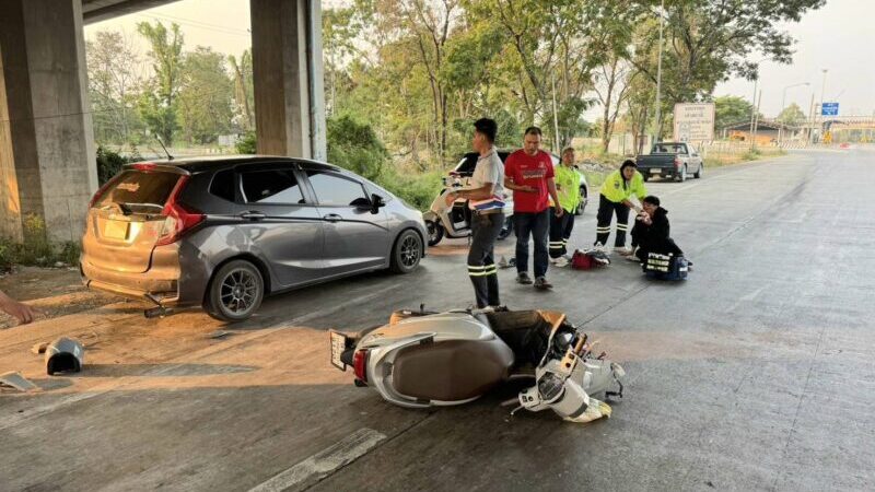 ปทุมธานี – หนุ่ม 25 ขับรถจยย.วูบชนเจ้าหน้าที่อยู่เต็นท์บริการประชาชนได้รับบาดเจ็บ