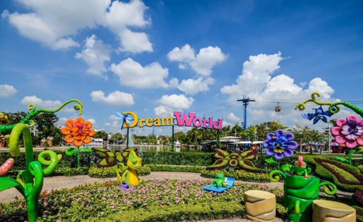 ปทุมธานี – สวนสนุกดรีมเวิลด์รับวันแรงงาน ชูแพ็กเกจ 490 บาท ดึงนักท่องเที่ยวใกล้กรุง