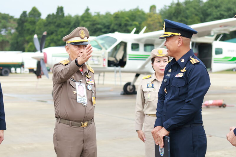 จ.จันทบุรี – องคมนตรี ติดตามการดำเนินงานโครงการศูนย์พัฒนาไม้ผลตามพระราชดำริ และหน่วยปฏิบัติการฝนหลวง จังหวัดจันทบุรี