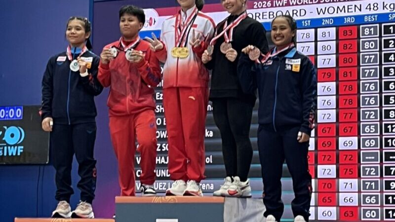 จอมพลังดาวรุ่งไทยออกสตาร์ทสวย “นฤมล วงษ์หาจักร” เค้นฟอร์มเก่งกระชากเหรียญเงินท่าคลีนแอนด์เจิร์ก ส่วน “สุฑาสิณี แก้วสิงขรณ์” รับเหรียญทองแดง ประเดิมเวทีรุ่น 48 กิโลกรัม หญิง ในศึกยกน้ำหนักเยาวชนชิงชนะเลิศแห่งโลก ประจำปี 2569 ที่ประเทศอิยิปต์