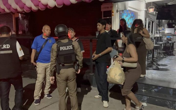 ศึกพนักงานใหม่ เก่า ปะทะคารมณ์ ก่อนตีกันยับ